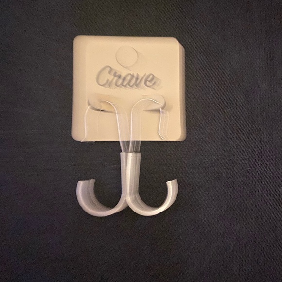 Silver hooks on silver fish hooks - Picture 4 of 6